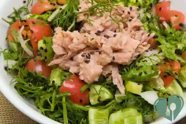 Cold tuna salad with cucumber, tomatoes, herbs, and sesame seeds — a no-cook diabetic-friendly meal.