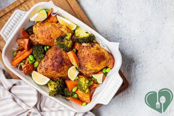 Roasted chicken thighs with broccoli, carrots, edamame, and lime — a balanced diabetic-friendly lunch