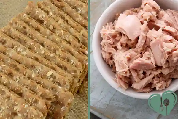 Whole grain crackers paired with a bowl of canned tuna – a quick and easy store-bought diabetic lunch idea.